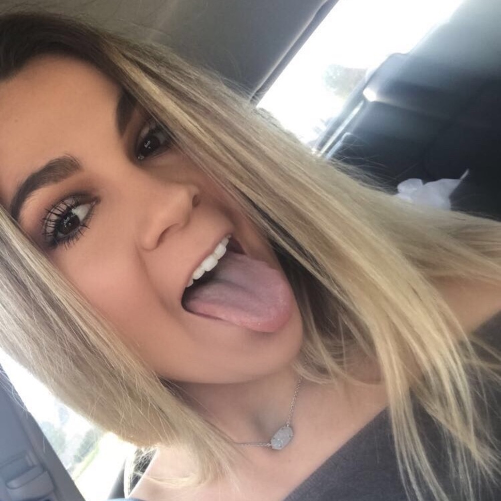 Meet your Posher, Brooke